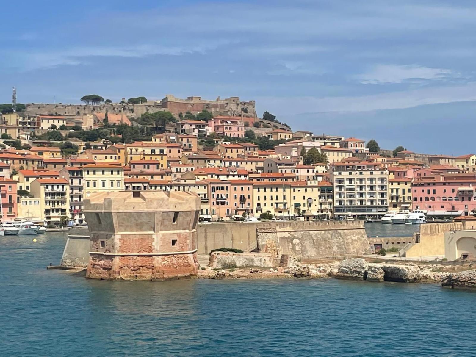 Апартаменты Monolocale La Darsena Портоферрайо Экстерьер фото